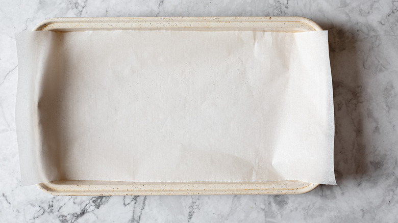 baking sheet with parchment paper