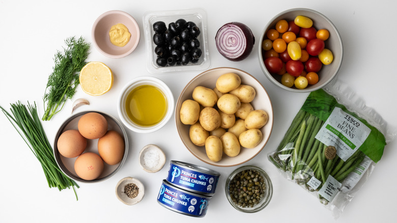 colorful niçoise salad ingredients 