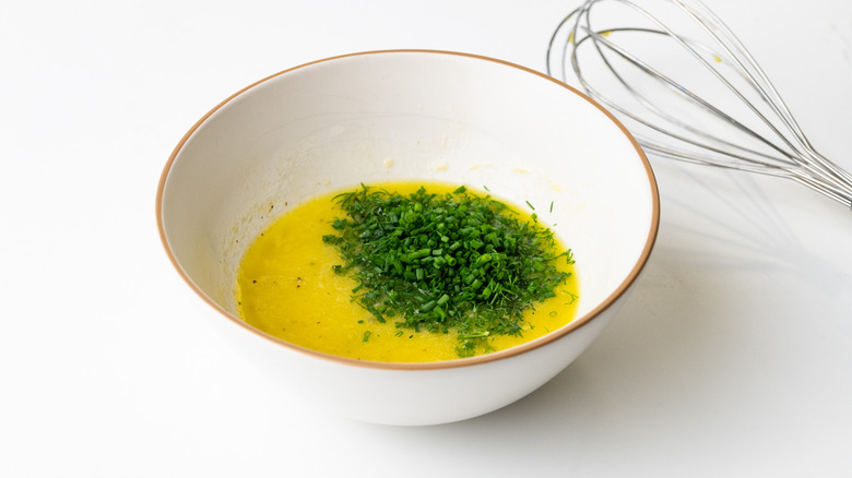 vinaigrette in bowl 