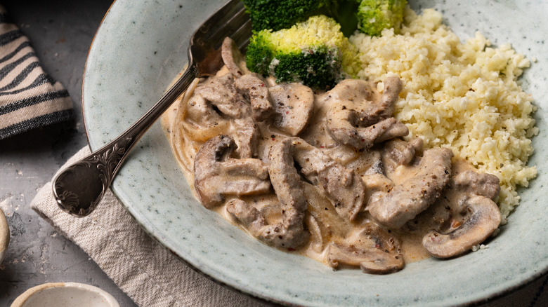 Keto beef stroganoff 