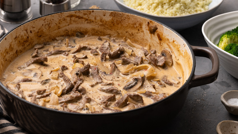 Keto beef stroganoff