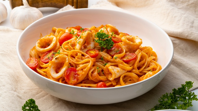 tomato pasta with squid