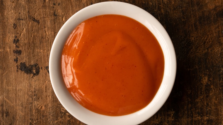 A bowl of buffalo sauce