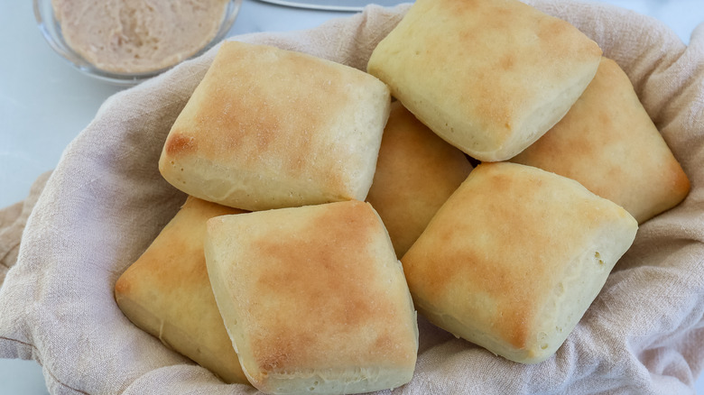 A basket of copycat Texas Roadhouse rolls