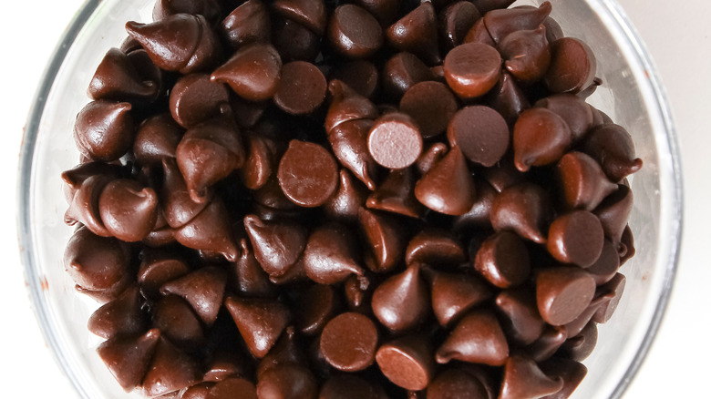 compound chocolate chips