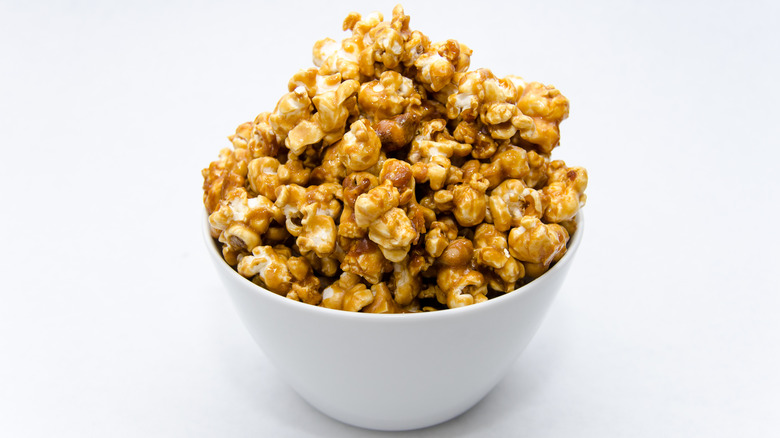 bowl of homemade Cracker Jacks