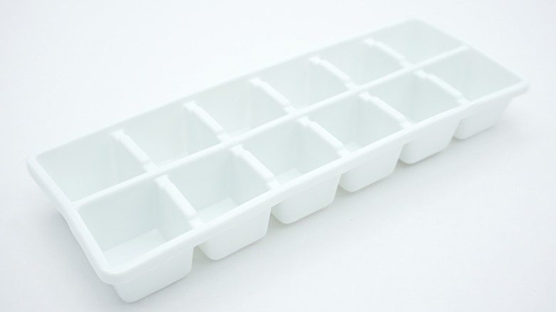 Ice cube tray