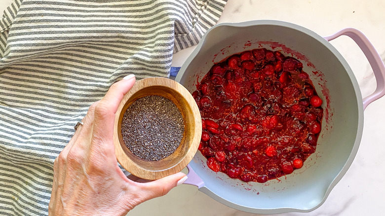 adding chia seeds to pot