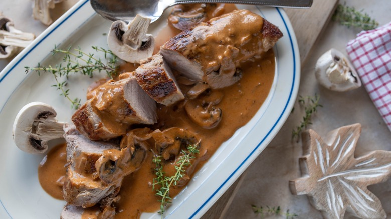 Pork tenderloin with creamy mushroom sauce