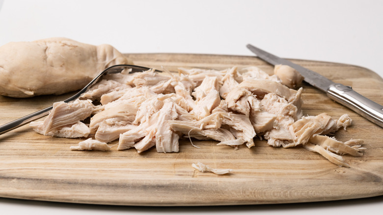 Shredded poached chicken 