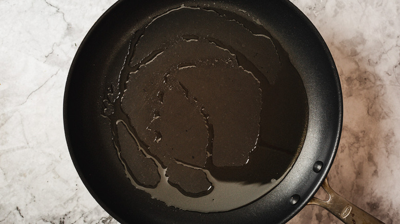 Pan with oil