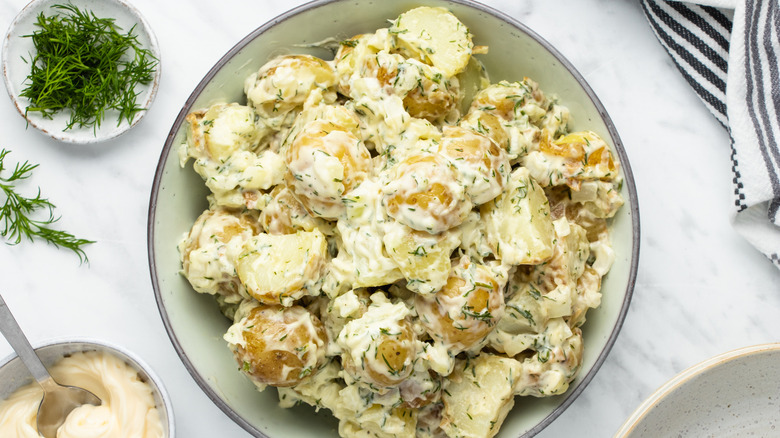 potato salad in bowl 