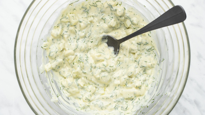 creamy dill sauce in bowl 