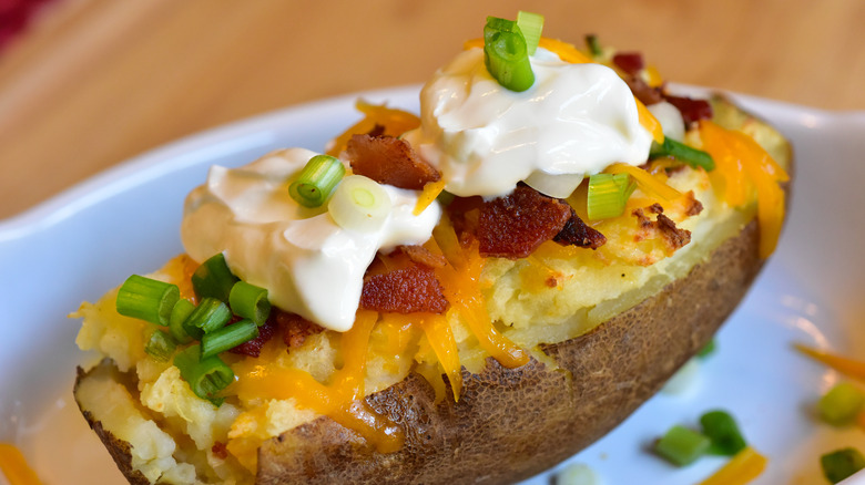 baked potato with sour cream