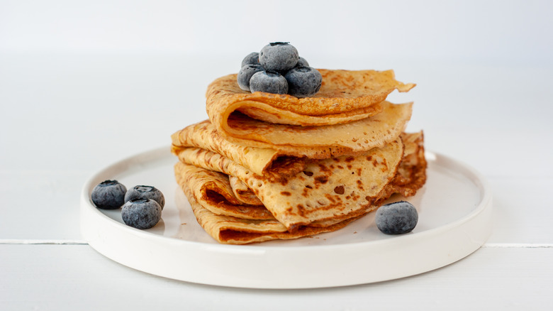 crepes with blueberries