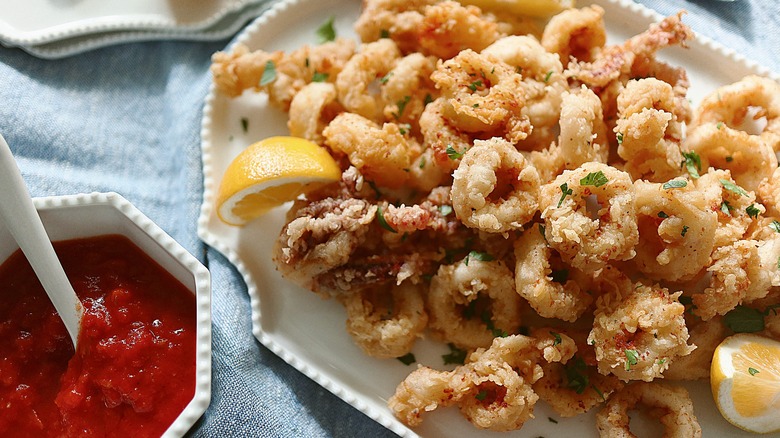 plate of calamari and marinara