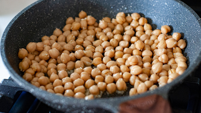 chickpeas in skillet 