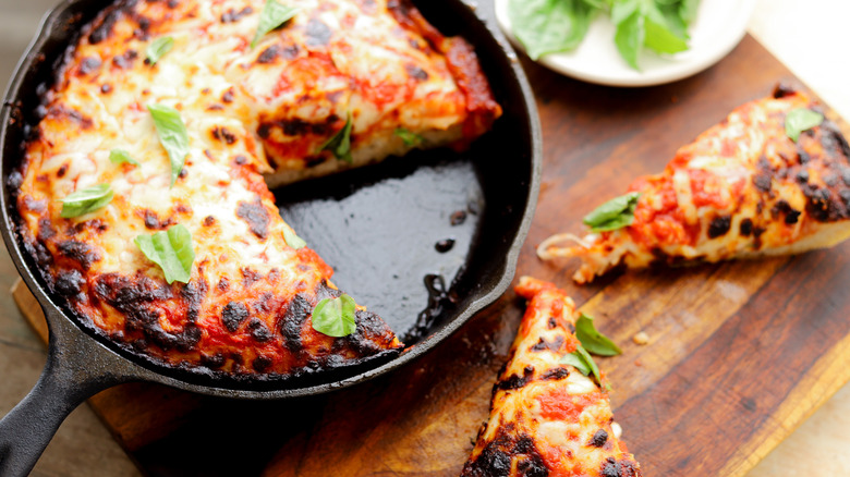 Crispy cheese skillet pan pizza