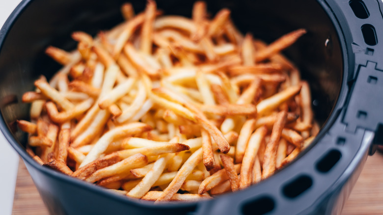 fries in an air fryer