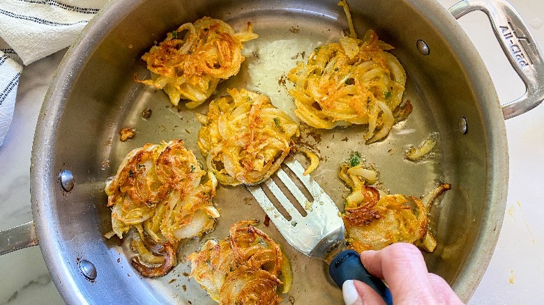 bhajis in frying pan