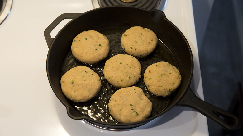 aloo tikki frying in pan