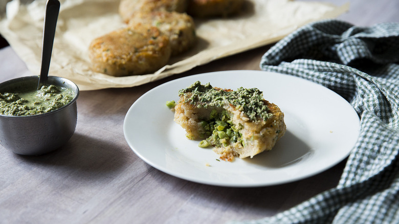 stuffed aloo tikki on dish