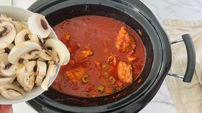 adding mushrooms to crock pot