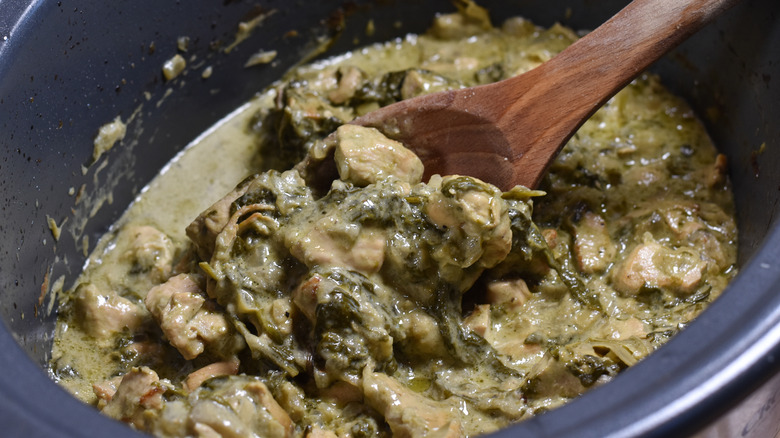 spinach artichoke chicken in slow cooker