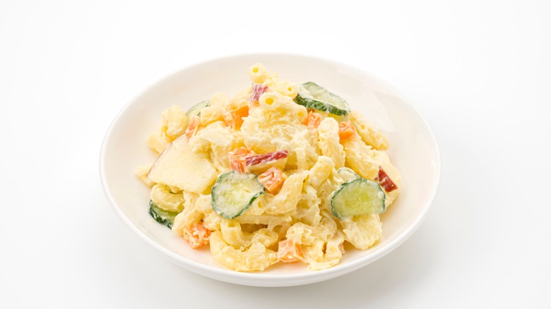 pasta salad with cucumber slices 