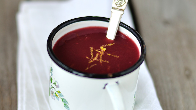 Cumberland sauce served in cup