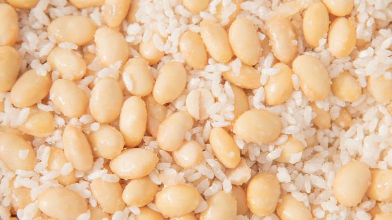 Soybeans with rice