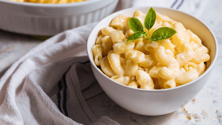 mac and cheese in a bowl