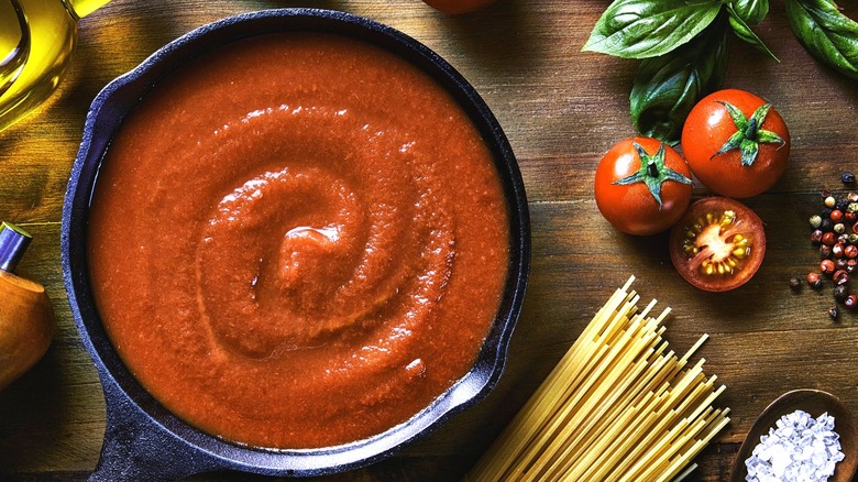 Overview of red pasta sauce in pot