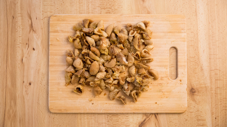 chopped figs on cutting board