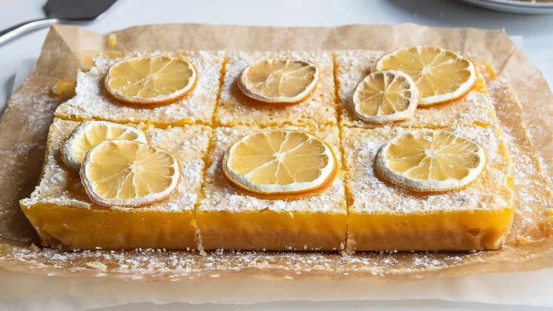 sliced lemon bars