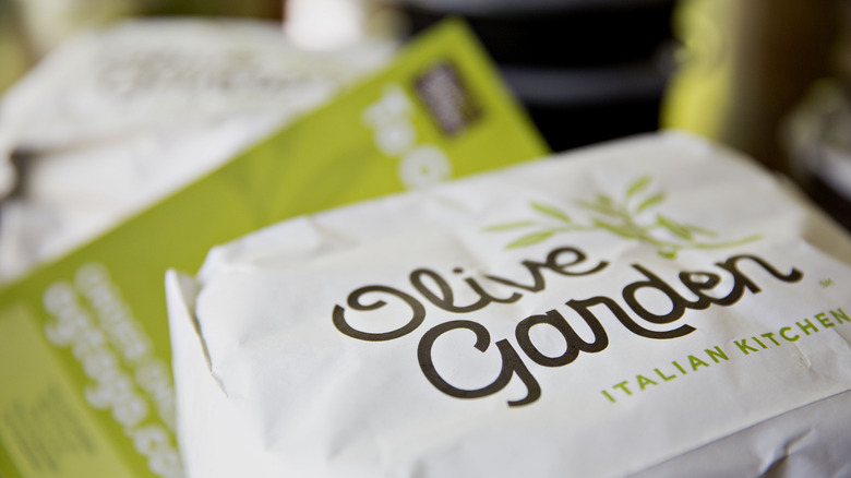 olive garden breadsticks in bag