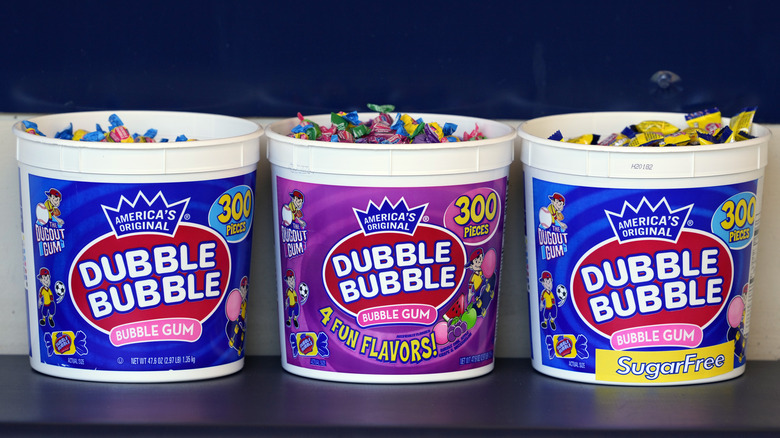 tubs of dubble bubble bubblegum