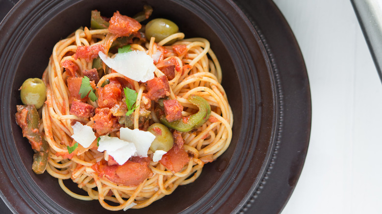 dominican spaghetti in bowl