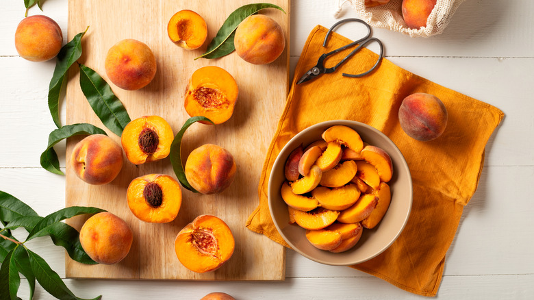 Peaches, halved and sliced