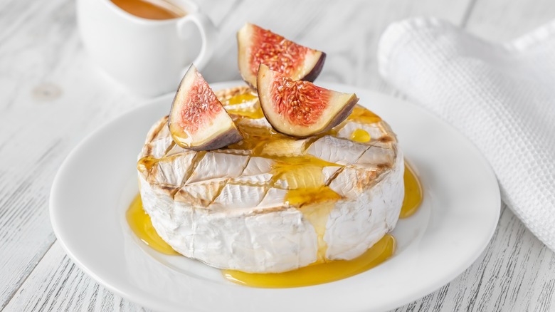 grilled brie with figs