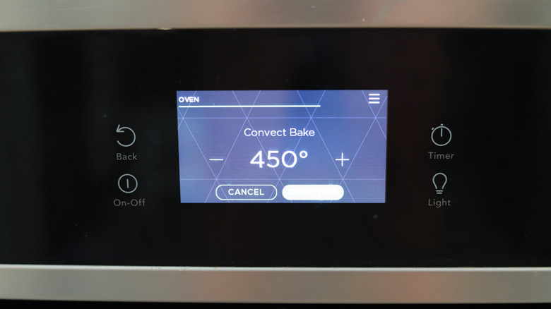 oven temperature display at 450 F
