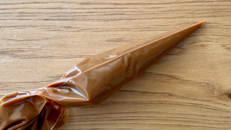 Piping bag of dulce de leche