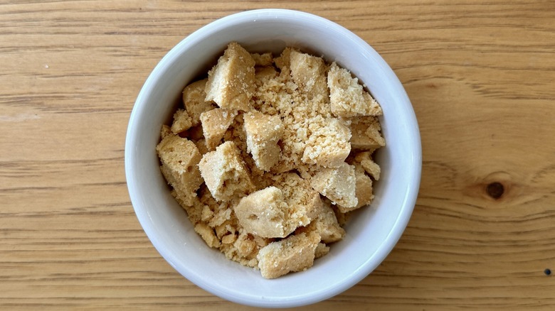 Crumbled shortbread