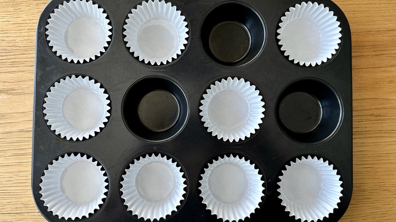 Lined cupcake pan