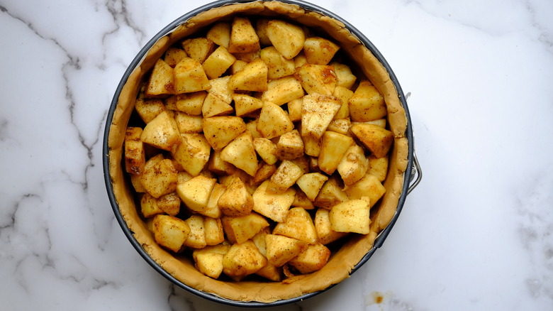 unbaked deep-dish apple pie 