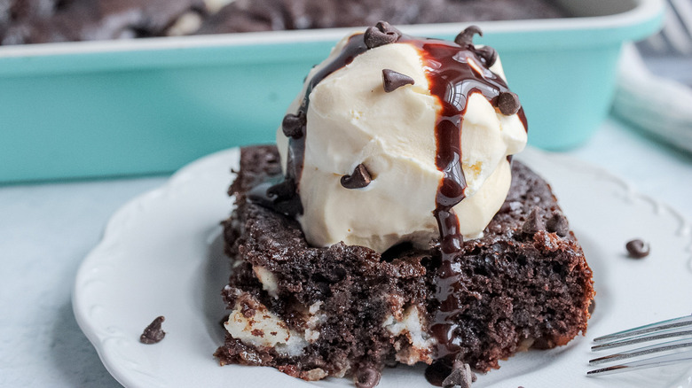 cake with ice cream