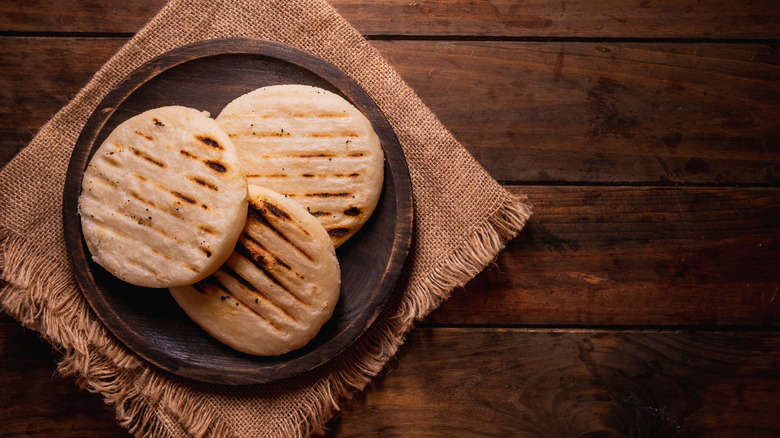 arepas on plate