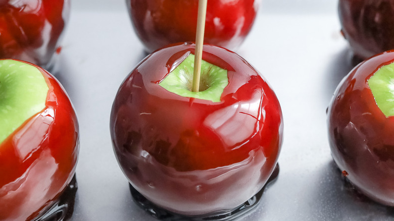 candy apples lined up