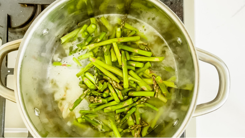 boiling asparagus