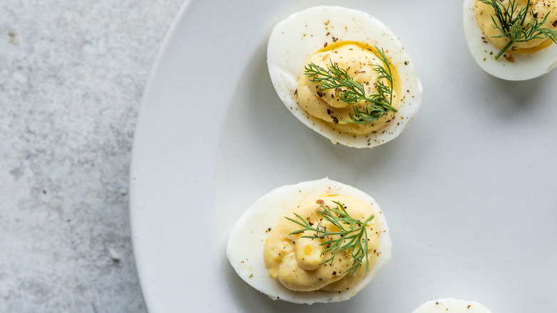 easy deviled eggs on plate 